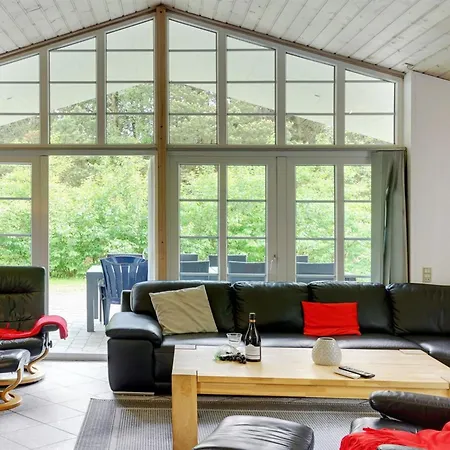 Liliana - 800m From The Sea By Interhome *