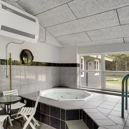 Liliana - 800m From The Sea By Interhome