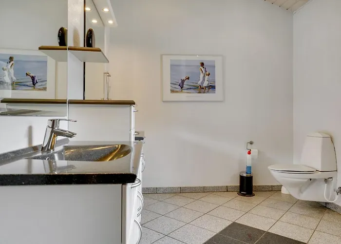 Liliana - 800m From The Sea By Interhome