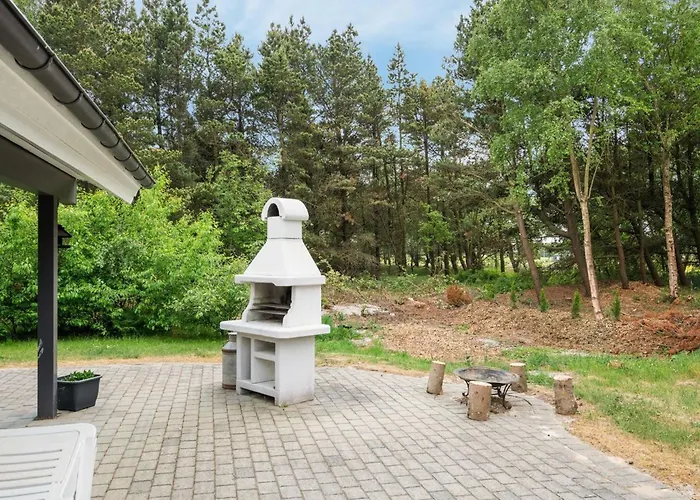 Liliana - 800m From The Sea By Interhome *